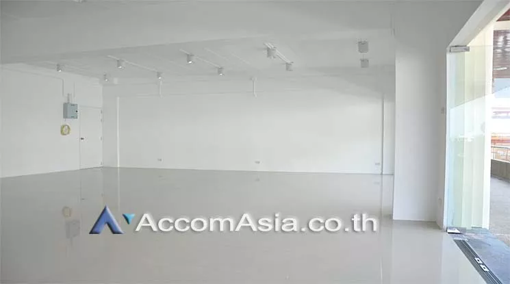 unit Office space For Rent in Sukhumvit, Bangkok  near BTS Phra khanong (AA14004)